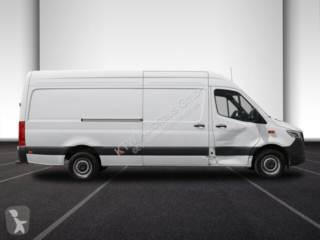 Véhicule utilitaire Mercedes 317...