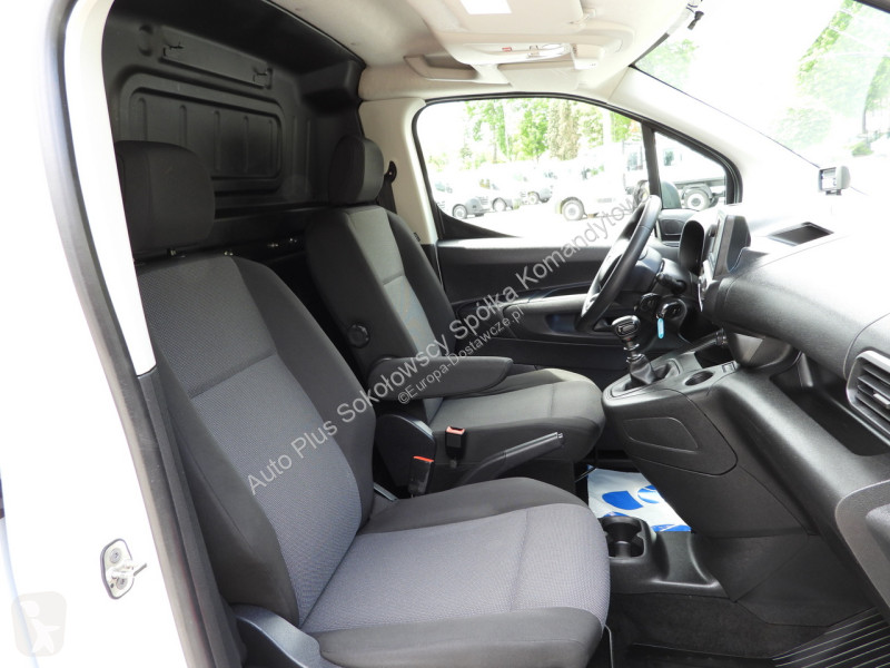 Véhicule utilitaire Toyota CITY