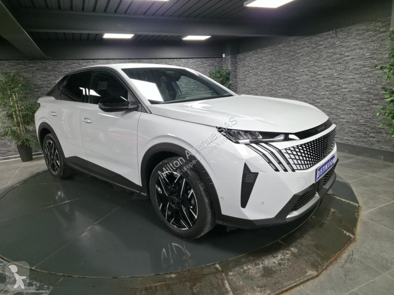 Samochód dostawczy Peugeot 3008 1.2i Hybrid...