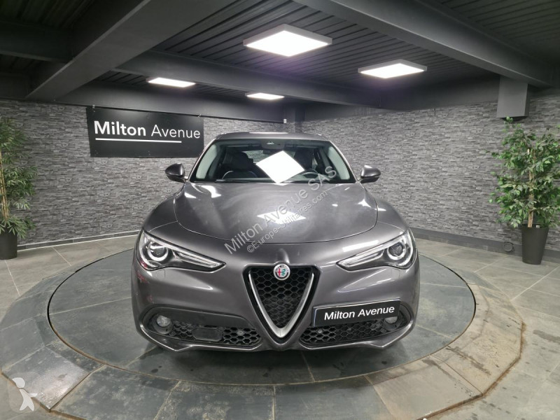Samochód dostawczy Alfa-Roméo STELVIO 2.2 D -...