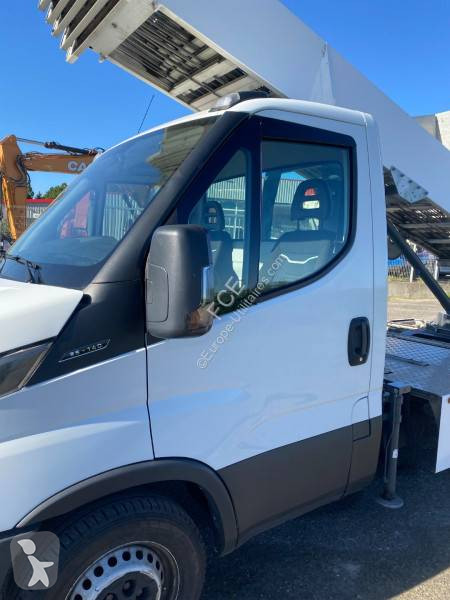عربة نفعية Iveco