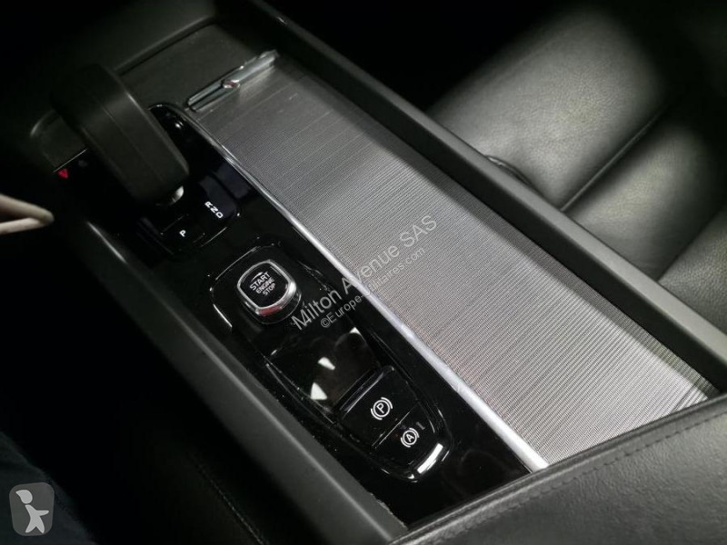 Samochód dostawczy Volvo XC60 B4 Micro-Hybride...