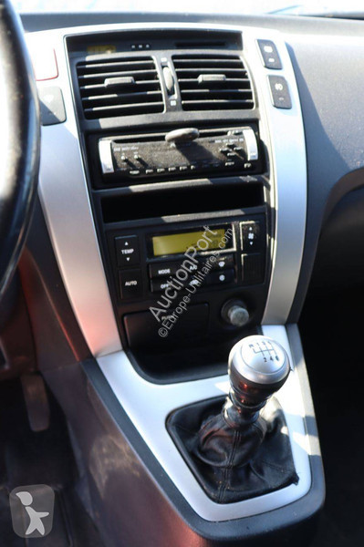 عربة نفعية Hyundai