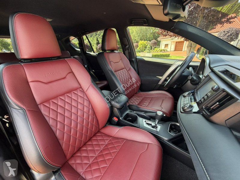 Samochód dostawczy Toyota RAV-4