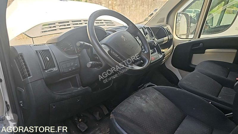 Véhicule utilitaire Peugeot BOXER