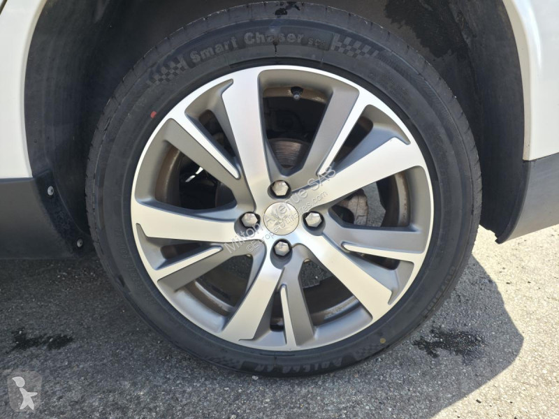 Véhicule utilitaire Peugeot 2008 1.6 e-HDi FAP...
