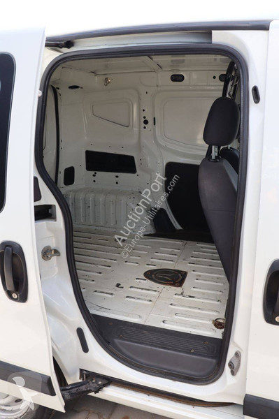 Véhicule utilitaire Peugeot