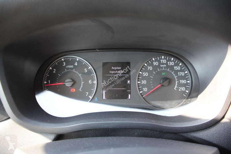 عربة نفعية Renault Crossover