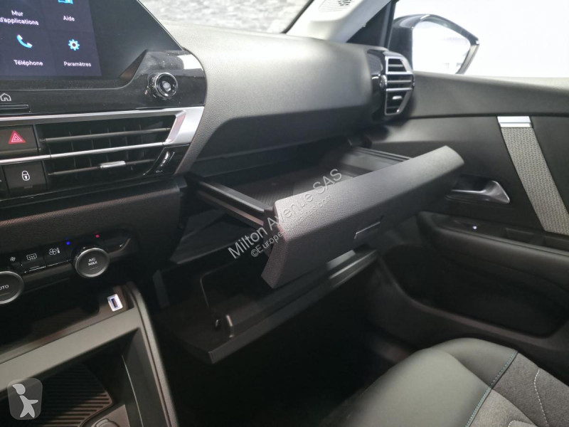 Véhicule utilitaire Citroën C4 X ë-136  E-Séries