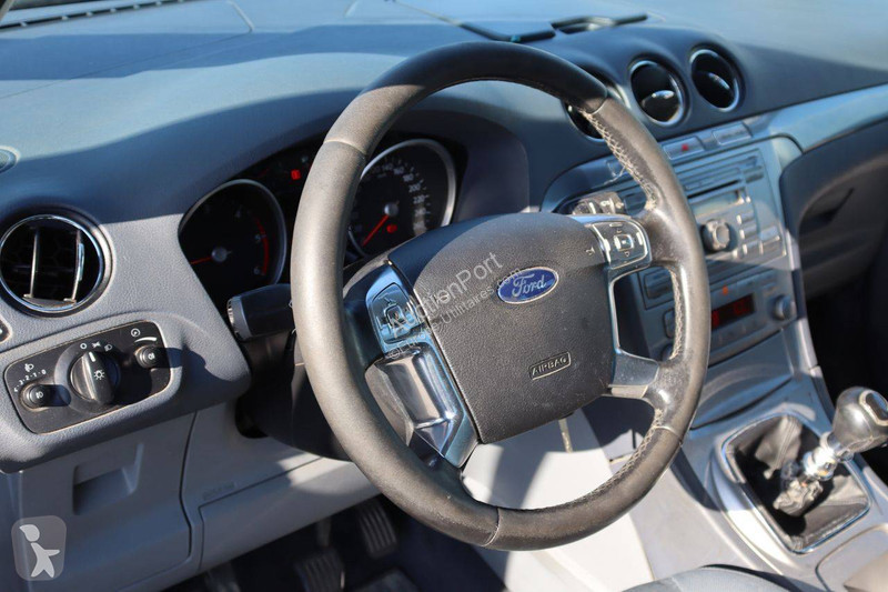 عربة نفعية Ford