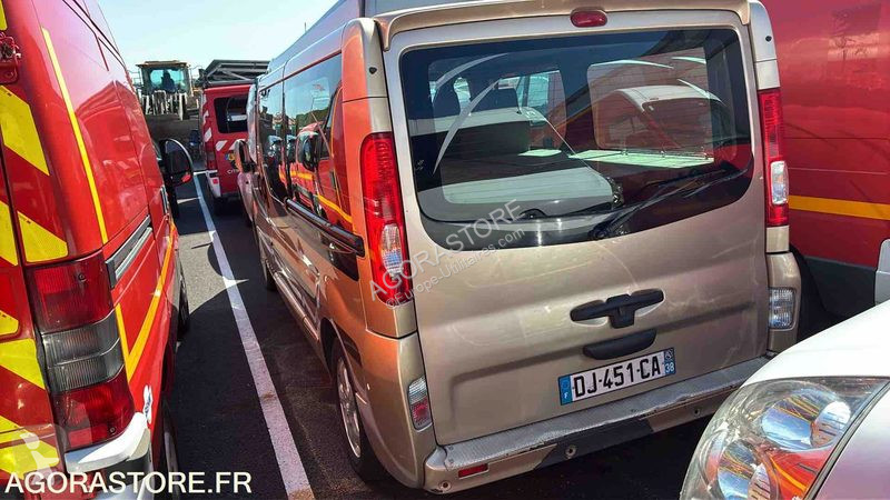 Véhicule utilitaire Opel VIVARO