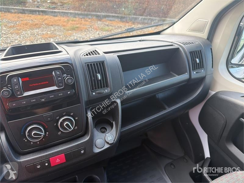 Véhicule utilitaire Opel 2.2
