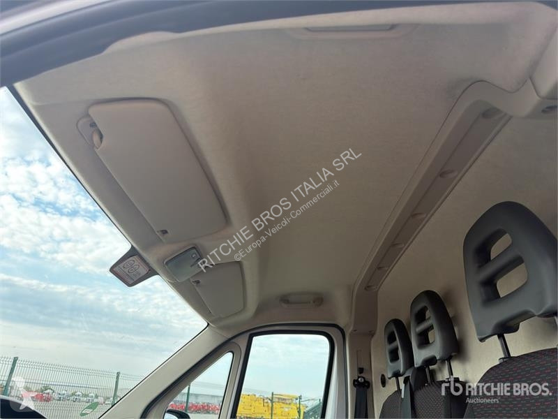 Véhicule utilitaire Opel 2.2