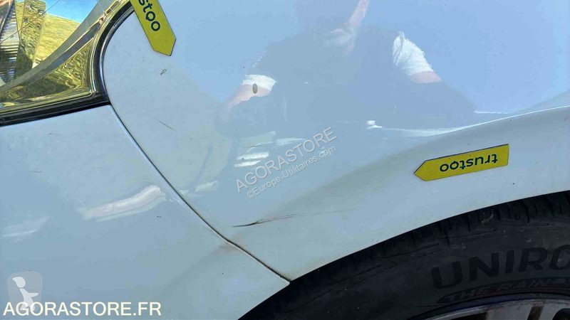 Véhicule utilitaire Peugeot 208