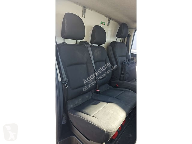 Véhicule utilitaire Renault TRAFIC