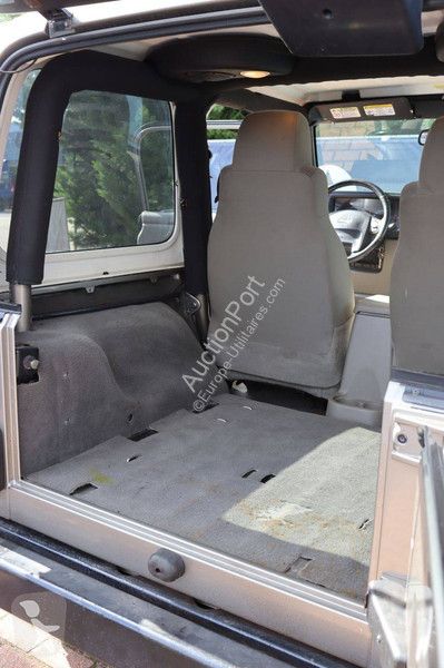 عربة نفعية Jeep