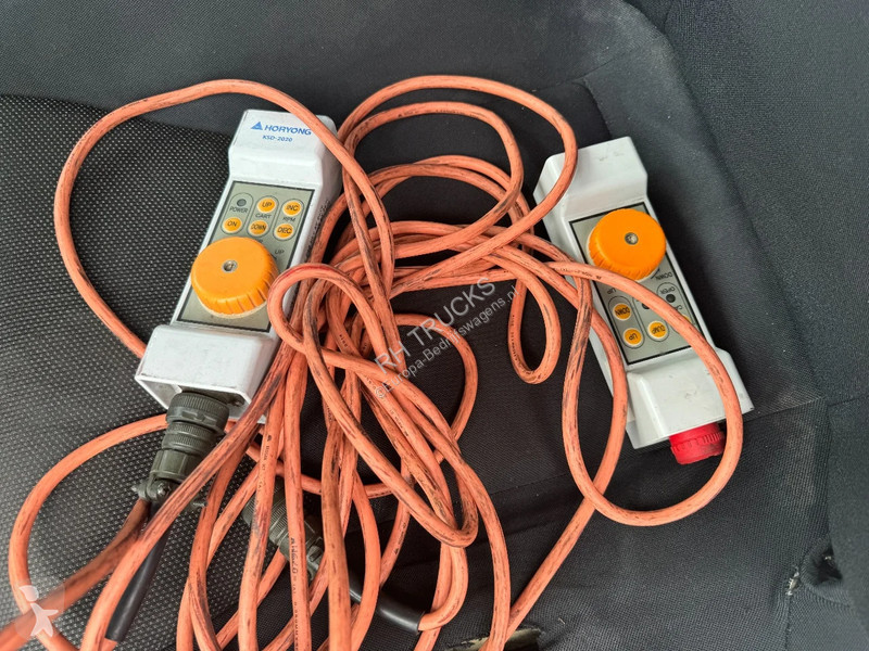 Véhicule utilitaire Nissan UNIT CABSTAR 35.13 +...