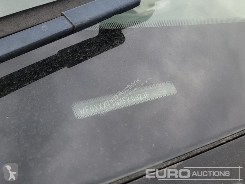 Véhicule utilitaire Ford 350