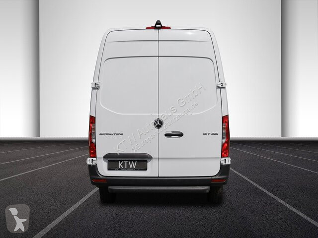 Véhicule utilitaire Mercedes 317...