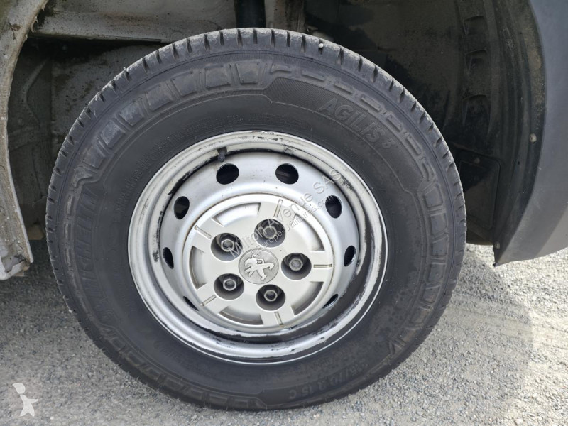 Peugeot BOXER Asphalt 335 L2H2 2.2 BlueHDi 140...