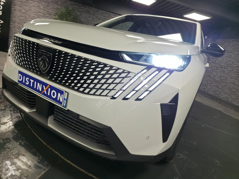 Samochód dostawczy Peugeot 3008 1.2i Hybrid...