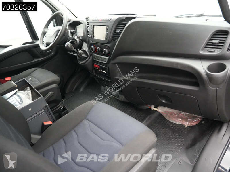 Véhicule utilitaire Iveco 50C18 3.0L...