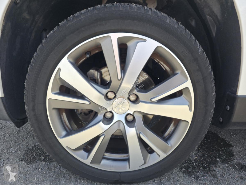 Véhicule utilitaire Peugeot 2008 1.6 e-HDi FAP...