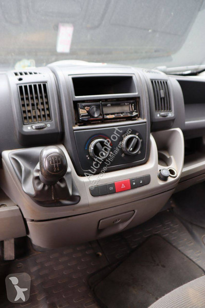 Véhicule utilitaire Peugeot