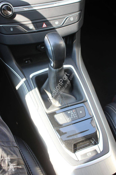 عربة نفعية Peugeot