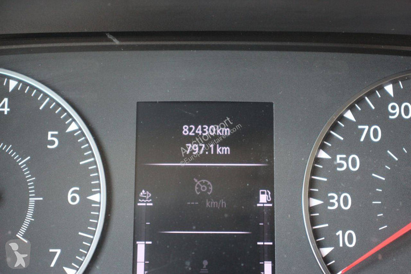 عربة نفعية Renault Crossover