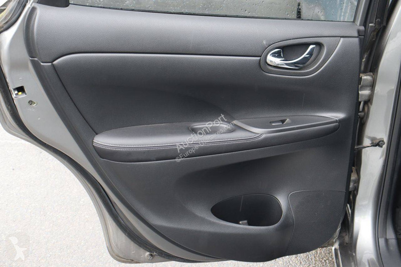 Véhicule utilitaire Nissan