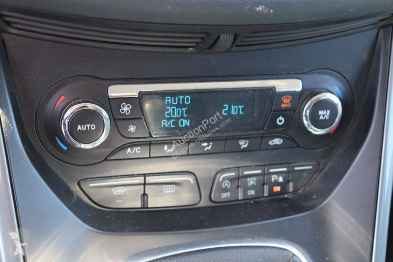 Véhicule utilitaire Ford Grand