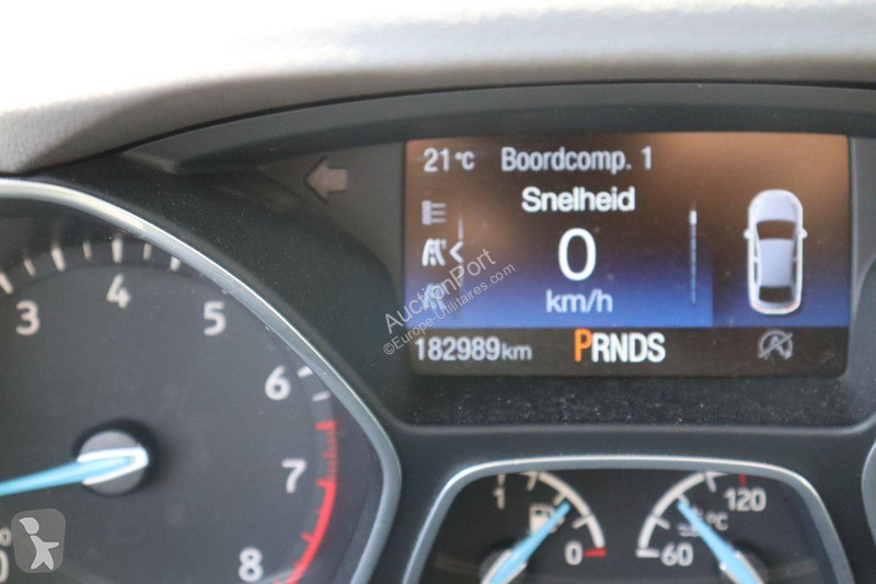 Véhicule utilitaire Ford Grand