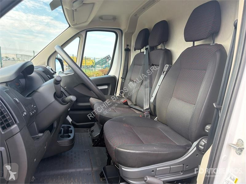 Véhicule utilitaire Opel 2.2