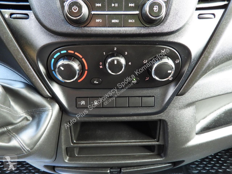 Veículo utilitário Iveco 35C14 DAILY