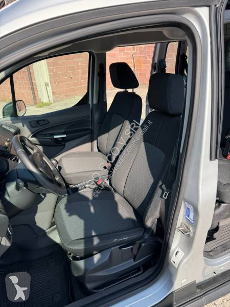 Véhicule utilitaire Ford