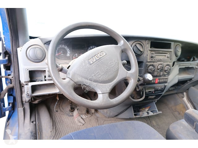 Véhicule utilitaire Iveco 40C35