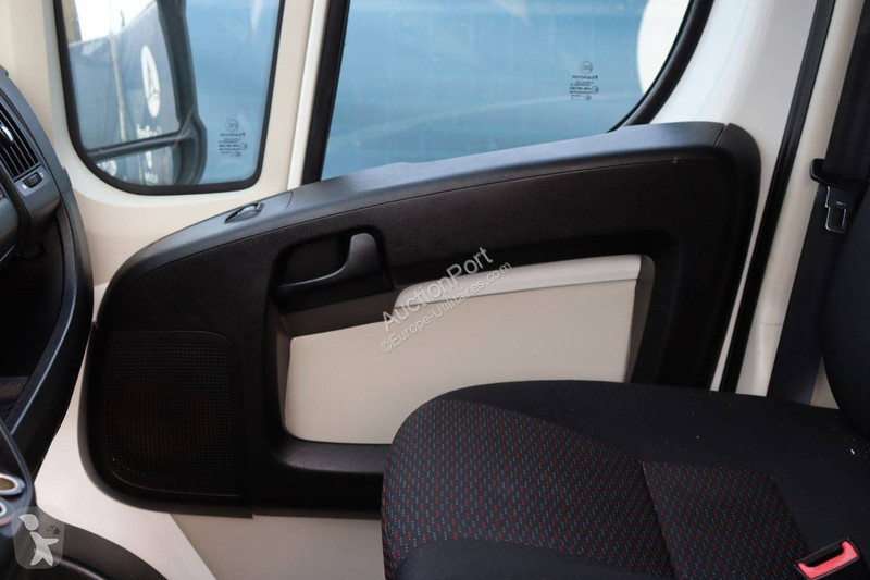 Véhicule utilitaire Peugeot