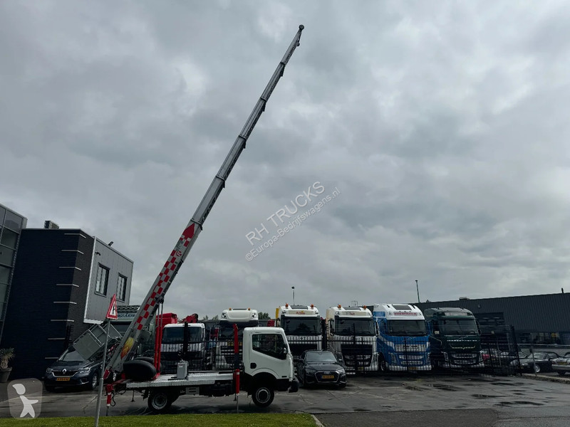 Véhicule utilitaire Nissan UNIT CABSTAR 35.13 +...