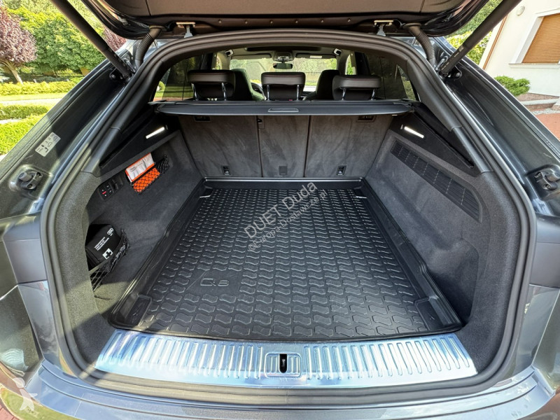 Véhicule utilitaire Audi RS Q8