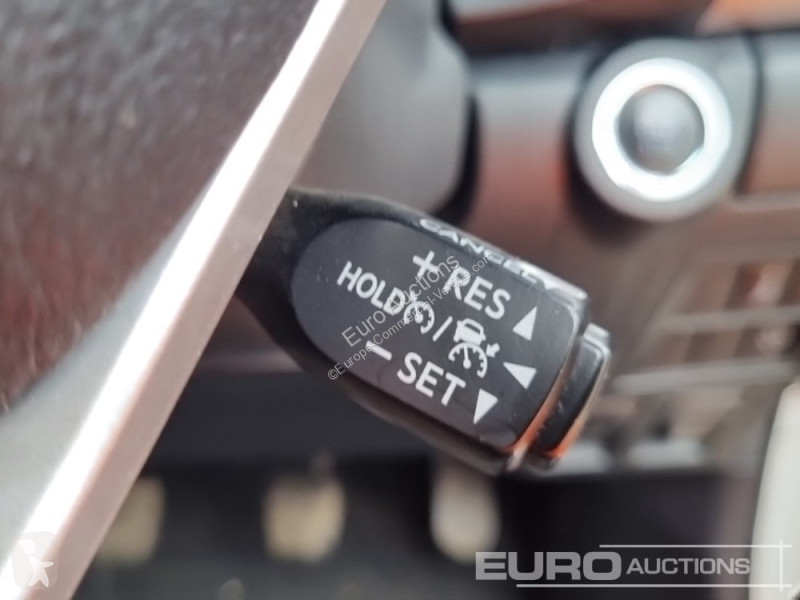 Véhicule utilitaire Toyota Hilux Invincible