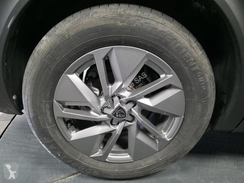 Véhicule utilitaire Peugeot 408 1.2i Hybrid...