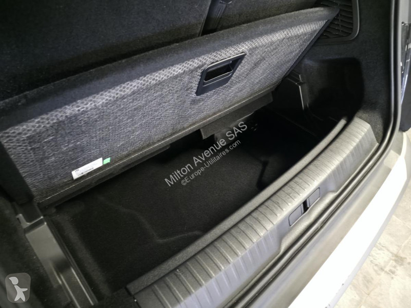 عربة نفعية Peugeot 5008 1.2i Hybrid -136 - BV...