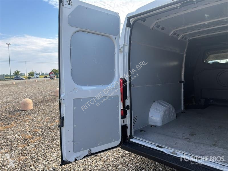 Véhicule utilitaire Opel 2.2