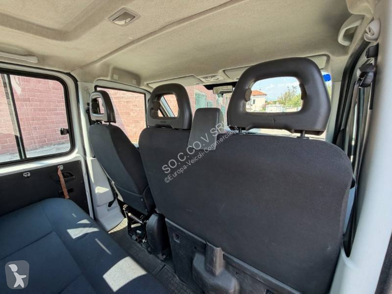 Лекотоварен автомобил Iveco 35S12