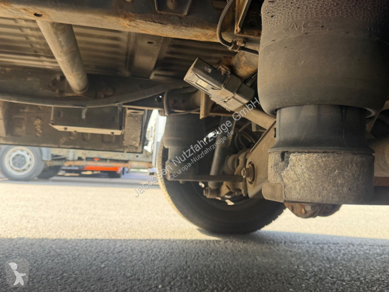 Véhicule utilitaire Iveco 35s15 Carrier Xarios...