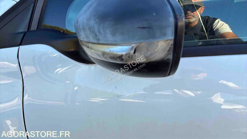 Véhicule utilitaire Peugeot 208