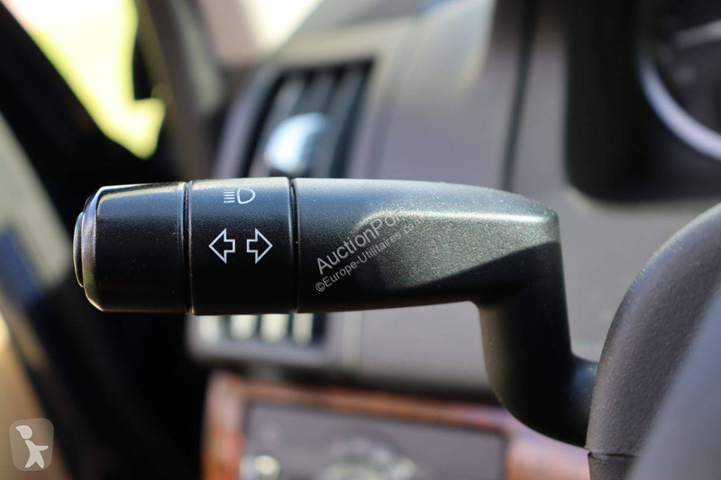 Véhicule utilitaire Land Rover HSE i6