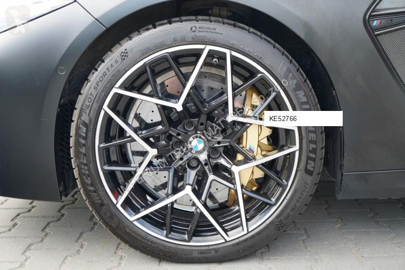 Véhicule utilitaire BMW M8
