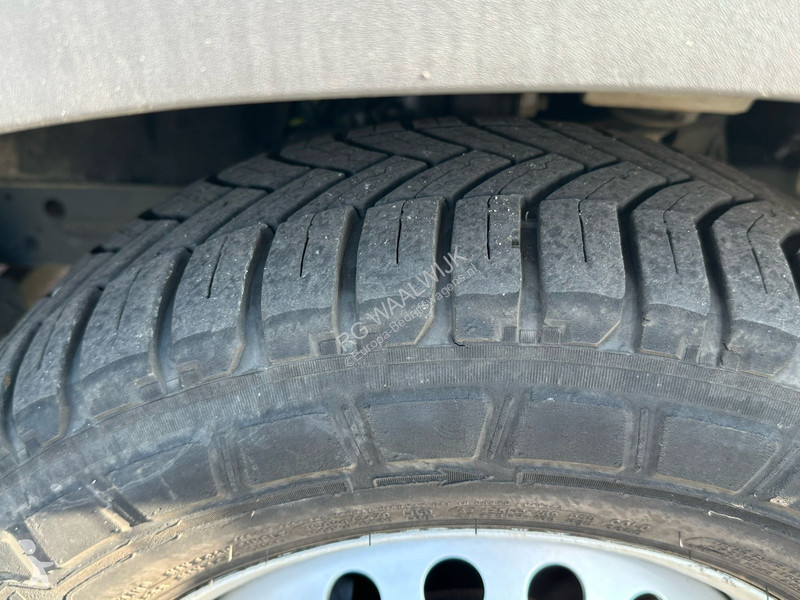 Véhicule utilitaire Iveco 35S14 APK 29-08-2026,...
